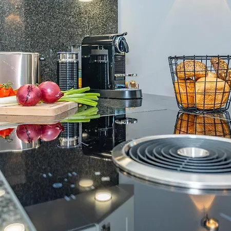 Aurora * ווסטרלנד